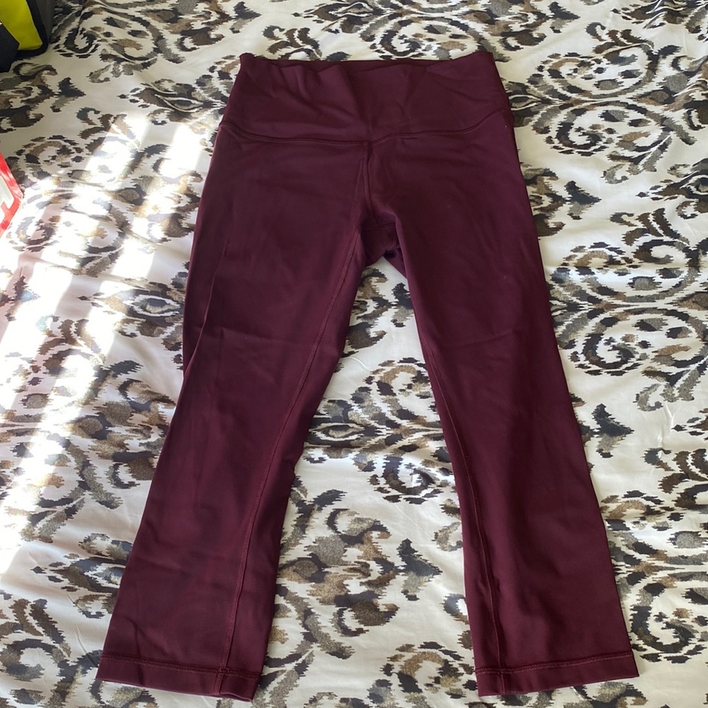 Lululemon capri wunder under